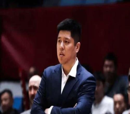 这也太准了！1米96锋线三分9中7，砍27分5板，正负值+25全场第1