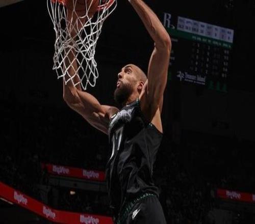 戈贝尔谈康利首发：这正是我们球队的精神任何人随时都能站出来