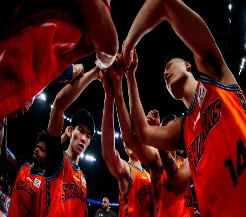 CBA最新排名出爐！上海32分大勝殺回第一，黑馬掀翻遼寧沖進(jìn)12強(qiáng)