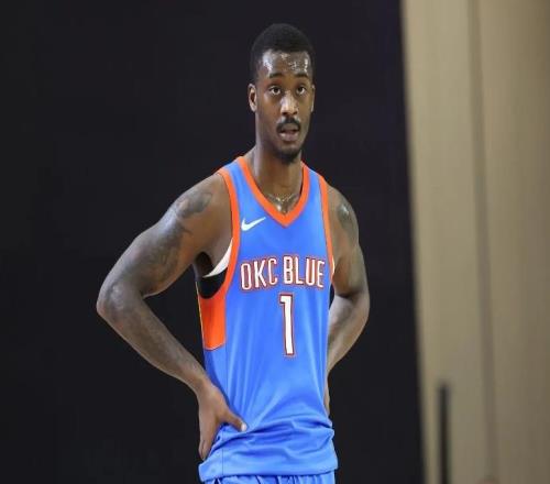 又一次被火箭二隊打爆了！昔日籃網首輪秀在雷霆二隊也要被淘汰了