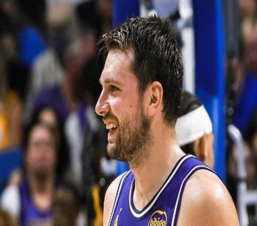 東契奇43分傲視群雄，詹皇23+9+9+暴扣，湖人完勝步行者11戰(zhàn)10勝