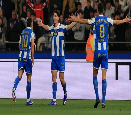 西乙联赛局势胶着，升降级争夺进入白热化