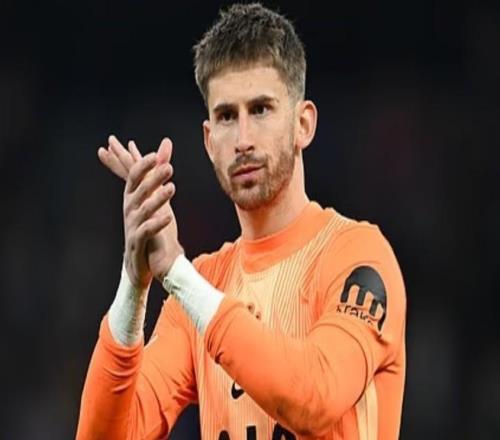 門將教練：維卡里奧數(shù)月強忍病痛出場，由衷敬佩他的付出