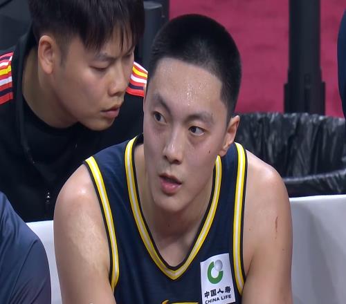 领先20分后输球！揪出1个表现最差之人，坑坏了广东队