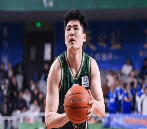 同曦勝北控！帕克轟44+13，趙柏清統(tǒng)治內(nèi)線，廖三寧+雙外空砍！