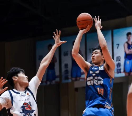 拒絕爆冷，廣廈送四川31連??！胡金秋23+4大爆發(fā)趙巖昊15分成奇兵