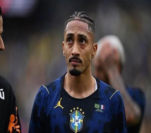 巴媒：拉菲尼亞賽前因疲勞接受治療，被換下是為避免更大風險