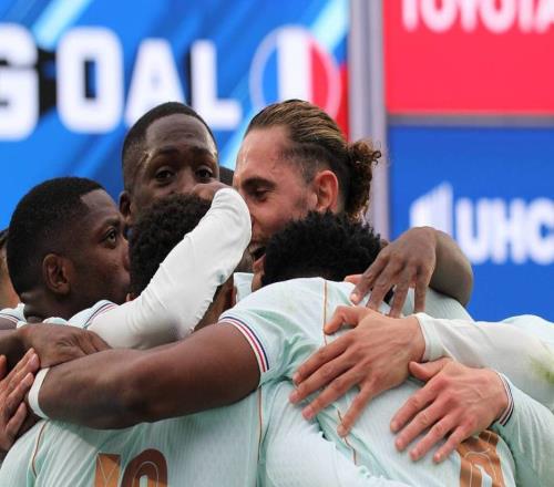 十人法國(guó)熱身賽21巴西！姆巴佩單刀破僵利物浦9000萬(wàn)神鋒建功