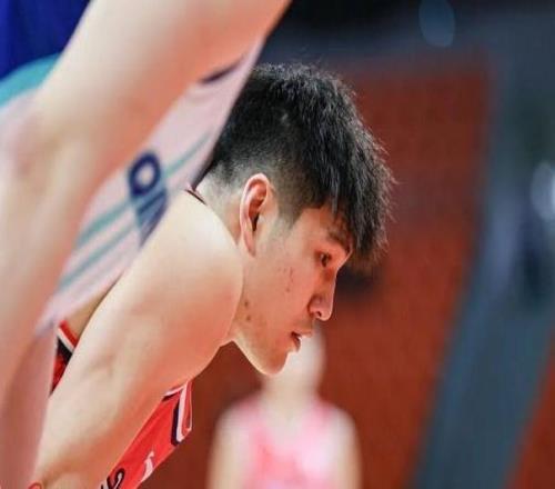 前行無畏202526賽季CBA常規(guī)賽第三十輪主場憾負(fù)青島