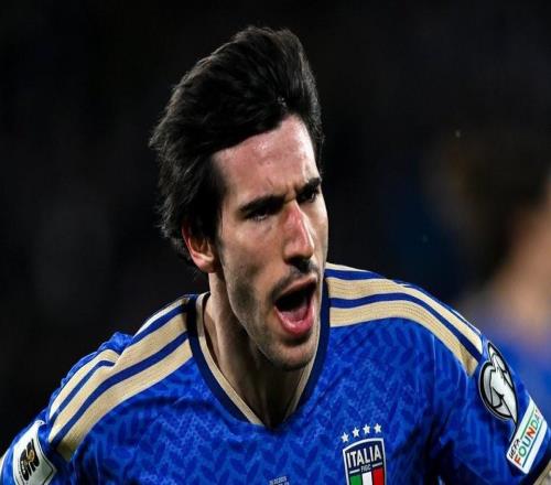 一球一助，托納利意大利國家隊生涯首次單場傳射建功