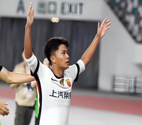 意外！大連英博花大價(jià)錢引進(jìn)的邊后衛(wèi)，為何本賽季沒在中超踢首發(fā)