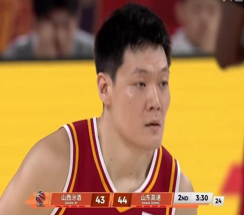 山東男籃6分惜敗，高詩巖24分鐘1分，斯蒂爾首秀16+10，張寧17+3