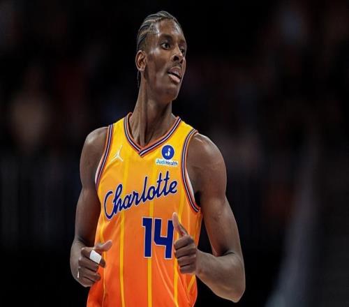 防守機(jī)動性超強(qiáng)！昔日快船棄將在黃蜂已經(jīng)成為了頂級藍(lán)領(lǐng)型內(nèi)線