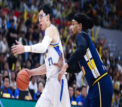 3分絕殺，北京20分大逆轉(zhuǎn)廣東隊(duì)！杜鋒臉色鐵青，杰曼立大功