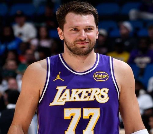 東契奇41+8！湖人11699籃網(wǎng)，看數(shù)據(jù)：他是頭號(hào)功臣！