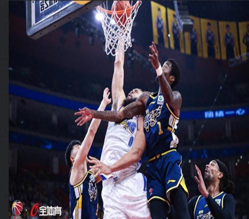 花1億元買的大牌，21分鐘僅得3分險成罪人，球迷：太丟人快退役吧