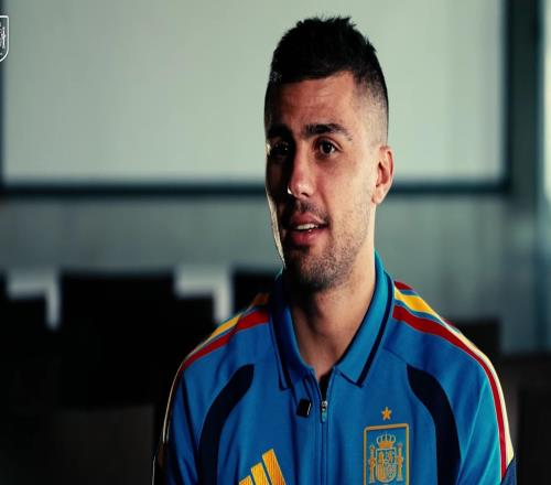 羅德里：重回國(guó)家隊(duì)真的很開心要成為隊(duì)內(nèi)新一代球員的榜樣