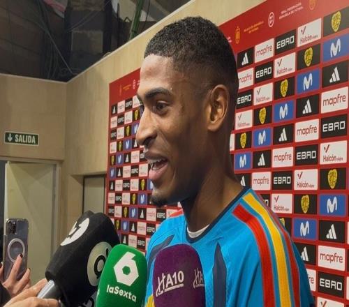 莫斯克拉：當然想?yún)⒓邮澜绫?，我要專心做好在俱樂部的工? />
<div   id=