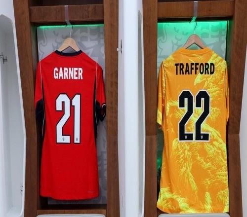 首發(fā)出戰(zhàn)烏拉圭，特拉福德迎來英格蘭成年隊(duì)首秀