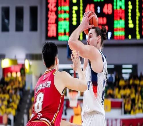 9投砍16分10板！山東新外援展現(xiàn)全能內(nèi)線實力，邱彪真是慧眼識珠