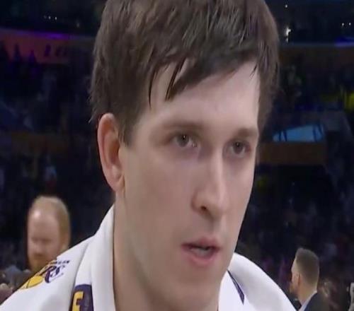 里夫斯：東契奇在MVP的競爭中持續(xù)發(fā)力，賽程艱苦只能努力堅持