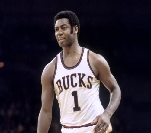 又轟下33+15+12！抱歉羅伯特森：你要從歷史第一變成歷史第二了