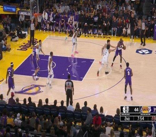 父子助攻創(chuàng)造歷史！詹姆斯興奮轉(zhuǎn)發(fā)助攻布朗尼瞬間