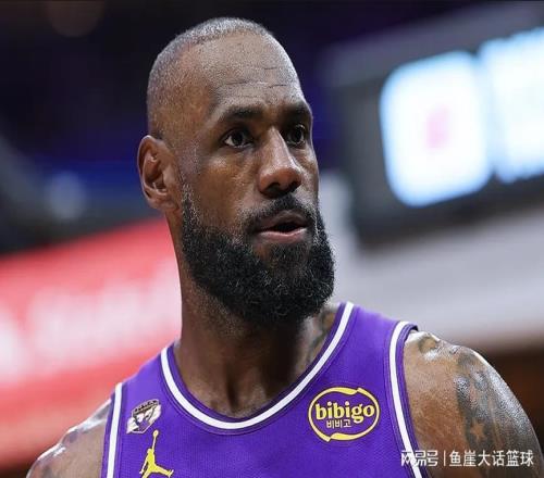 大勝！東契奇41+8將被禁賽，詹姆斯14+8全隊(duì)第二，里夫斯末節(jié)爆發(fā)