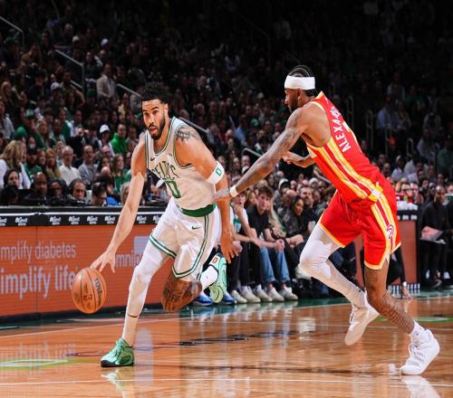 奪冠概率東部第1，殘陣擒15戰(zhàn)14勝黑馬！一人比獺兔26+12+5更該夸