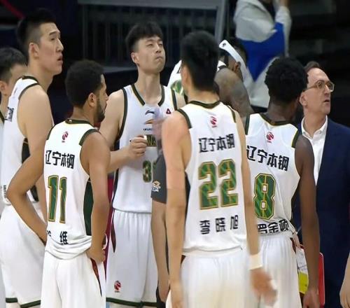 遼寧男籃16分慘敗，趙繼偉7中1莫蘭德16+6，徐昕20+9狀態(tài)出色！