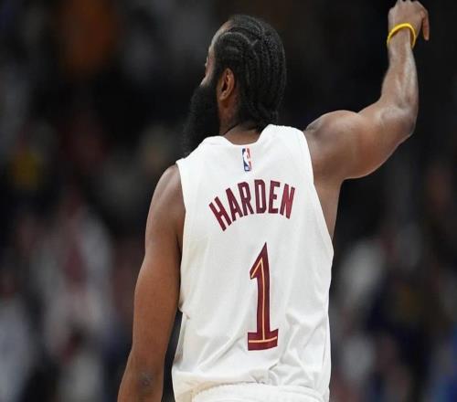 登場20戰(zhàn)15勝！哈登29分鐘17+14早早打卡前隊(duì)友：歷史最佳之一