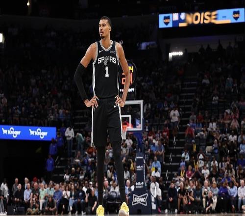 穩(wěn)了近20年NBA官方倒數(shù)第三期MVP榜榜首的球員，都當(dāng)選最終MVP