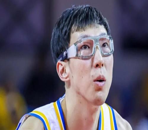 北京內(nèi)線引發(fā)擔(dān)憂！周琦得分能力暴跌，麥基態(tài)度起伏仍未被馴服！