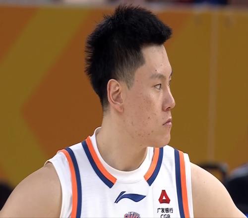 CBA：張鎮(zhèn)麟15分國手16分，豪取13連勝，張寧低迷14