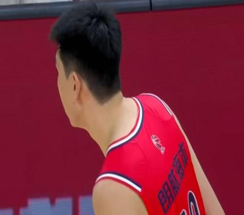 朱芳雨賭對了！CBA第一中鋒將加盟廣東隊(duì)，這可是杜鋒的爭冠底牌