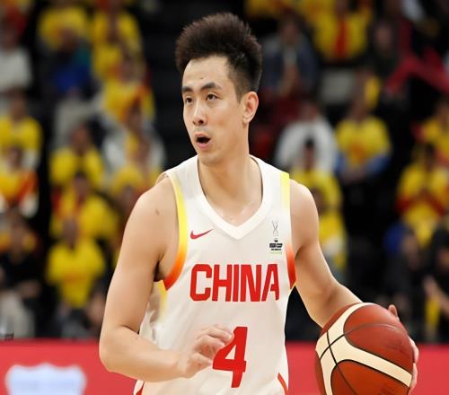 退步好大！2戰(zhàn)21中2球迷：男籃主力后衛(wèi)，這水平