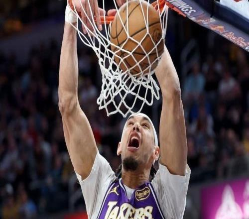 湖人中鋒支棱起來了，東詹里爭冠更有底氣