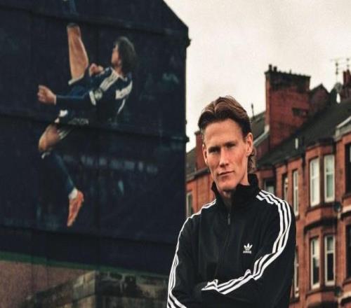 羅馬諾：小麥目前未與沙特俱樂部談判，他仍專注于那不勒斯