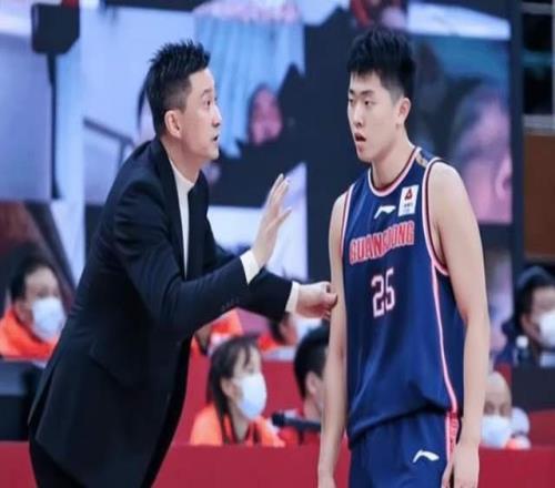 廣東10253四川！球員評(píng)分：4人滿分，3人良好，2人不合格