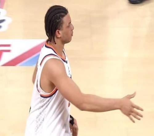 逆轉(zhuǎn)13連勝，上海男籃險(xiǎn)勝山西，古德溫戰(zhàn)舊主31+71將末節(jié)成奇兵