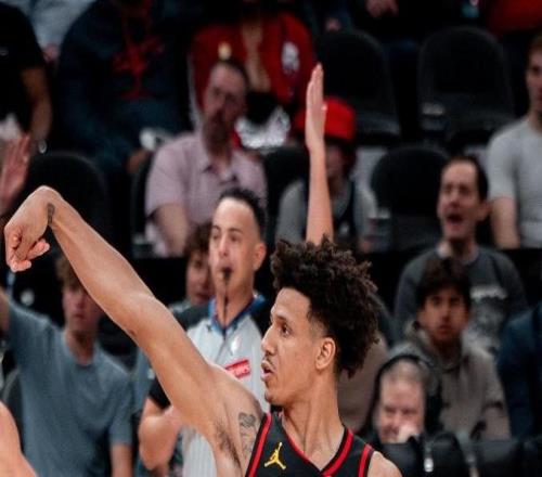 鷹王末節(jié)爆發(fā)26+5+10，神射4記三分狀元郎替補13分，老鷹雙殺國王