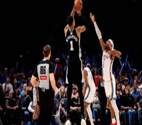 NBA西部只剩最后2个悬念了：马刺追雷霆冲第1，湖火金狼4队大乱战