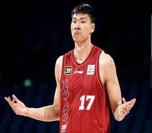 連續(xù)6場(chǎng)被棄用，不打球也能拿600萬！球迷：你小子真滋潤啊