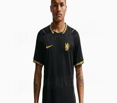 切爾西下賽季客場(chǎng)球衣曝光：黑金配色，隊(duì)徽依舊為簡(jiǎn)化版獅子