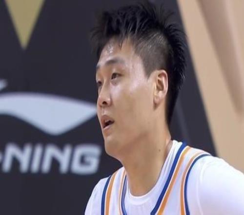 狀態(tài)爆棚！趙睿三分7中5轟24+6近5戰(zhàn)飆中15記三分場均20分