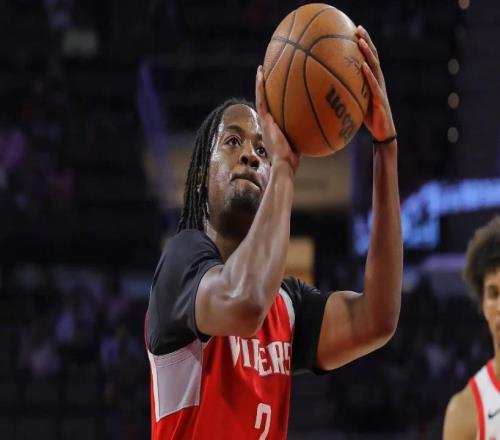 又一次打出了高分表現(xiàn)，但這樣的表現(xiàn)依然無法得到火箭的關(guān)注