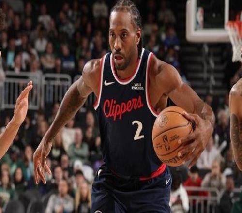 伦纳德20+8特伦特赛季新高36分快船客场轻取雄鹿