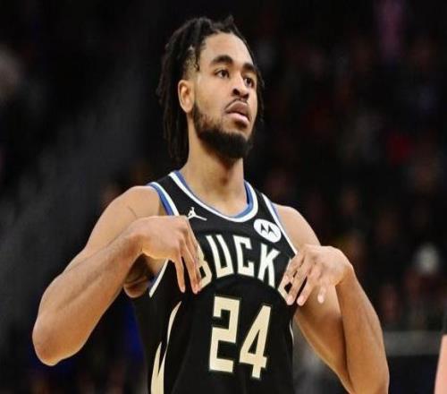 剛夸完是新克勞福德就裁雄鹿這波閃辭托馬斯，真相有點(diǎn)扎心