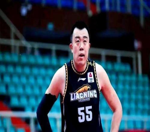 38岁韩德君现状：退役拒当教练，弃百万年薪进编制，每天准点下班