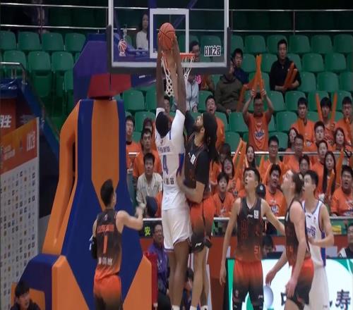 8连败！宝岛核心空砍34分，CBA关键1战：山东新援27分征服球迷！